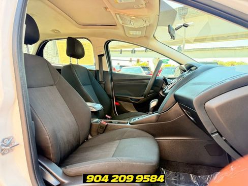 Used 2018 Ford Focus SEL FWD image 32