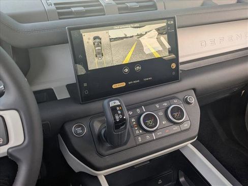 Used 2025 Land Rover Defender 110 S image 13