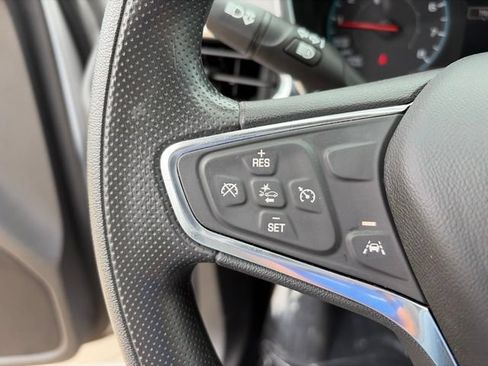 Used 2021 Chevrolet Equinox LS w/ LS Convenience Package AWD/4WD image 17