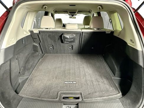 Used 2023 Nissan Rogue SV image 31