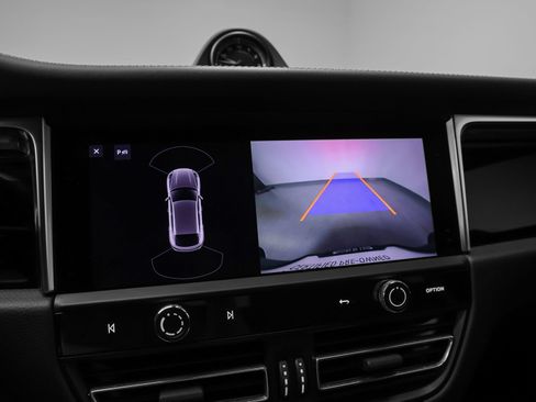Certified 2023 Porsche Macan AWD/4WD image 40