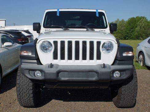 Used 2019 Jeep Wrangler Unlimited Sport S image 2