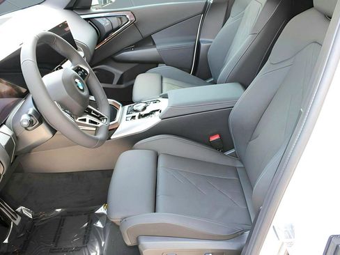 Used 2025 BMW X3 xDrive30i w/ Premium Package AWD/4WD image 5