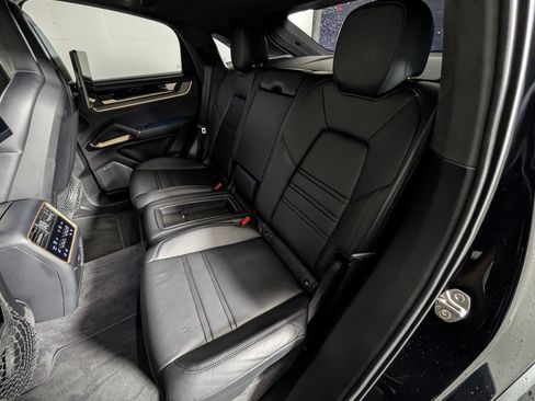 Certified 2024 Porsche Cayenne Turbo GT AWD/4WD image 23