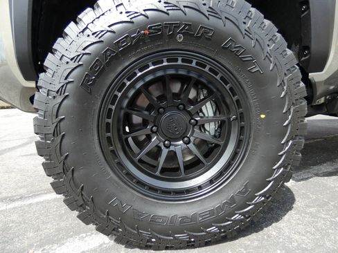 Used 2025 Toyota Tacoma TRD Off-Road image 21