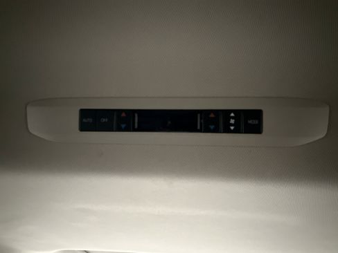 Used 2024 Toyota Sienna XLE image 19