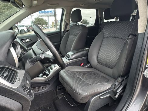 Used 2018 Dodge Journey SE w/ Popular Equipment Group image 13