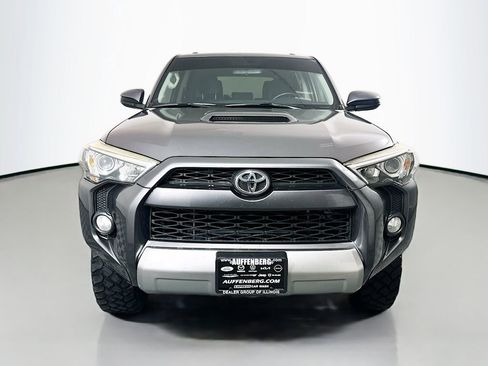 Used 2018 Toyota 4Runner TRD Off-Road image 2