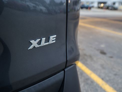 Used 2021 Toyota RAV4 XLE Premium FWD image 12