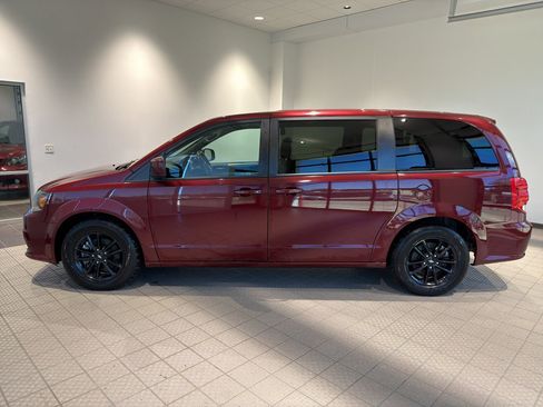 Used 2020 Dodge Grand Caravan GT image 2