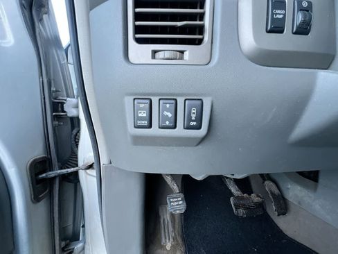 Used 2006 Nissan Titan LE w/ (T01) Tow Pkg image 18