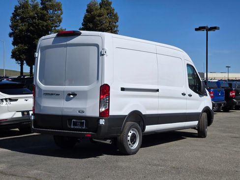 New 2026 Ford Transit 250 148 Medium Roof RWD image 4