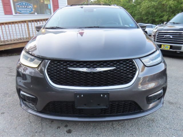 Used 2021 Chrysler Pacifica Touring-L FWD image 3