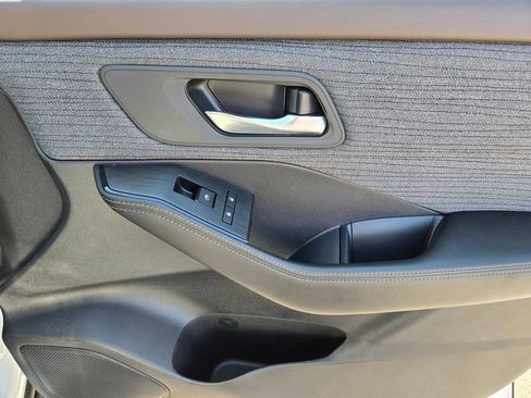 Certified 2023 Nissan Rogue SV FWD image 27