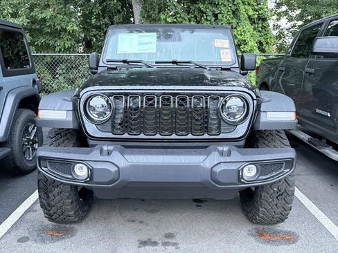 Used 2026 Jeep Wrangler Unlimited Sport AWD/4WD image 2