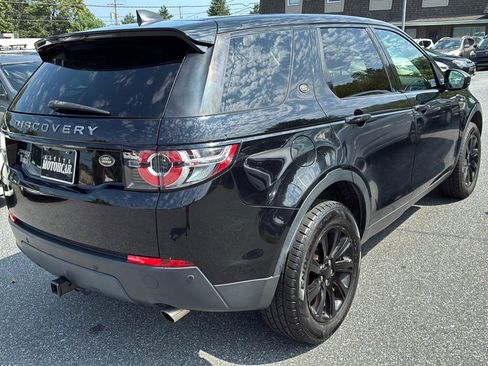 Used 2018 Land Rover Discovery Sport SE image 4