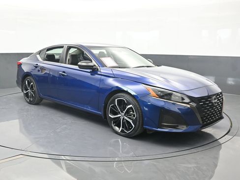 Used 2024 Nissan Altima 2.5 SR image 8