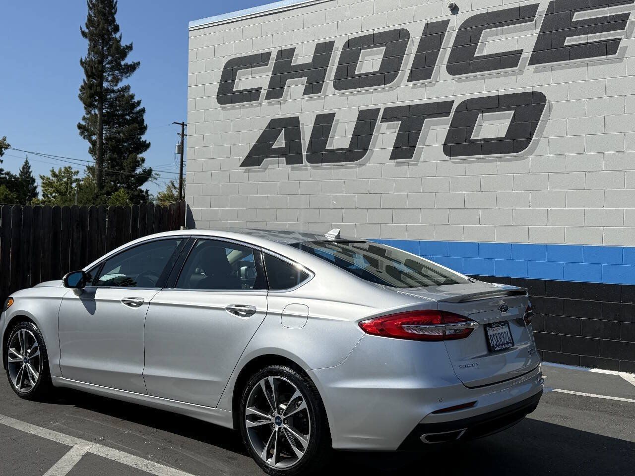 Used 2019 Ford Fusion Titanium FWD image 22