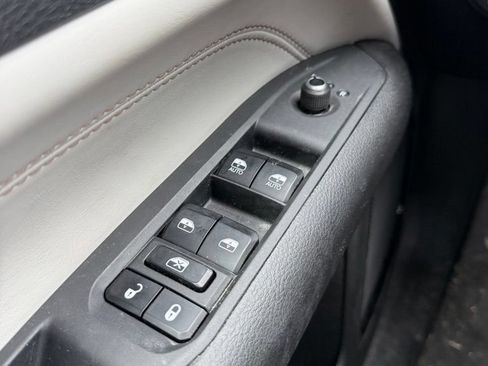 Used 2023 Jeep Compass Limited AWD/4WD image 19