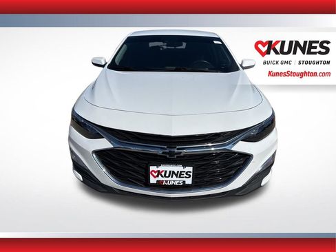 Used 2022 Chevrolet Malibu RS image 3
