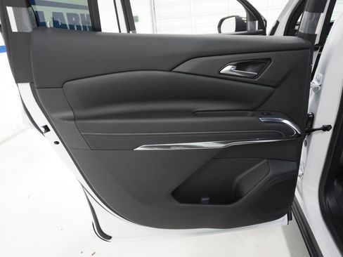 New 2026 Chevrolet Traverse LT w/ Driver Confidence Package image 36