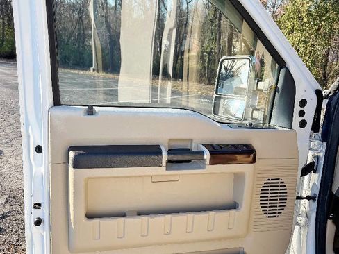 Used 2008 Ford F450 Lariat image 9