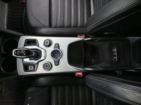 Used 2020 Alfa Romeo Stelvio Ti Sport w/ Quick Order Package 22S Sport AWD/4WD image 38