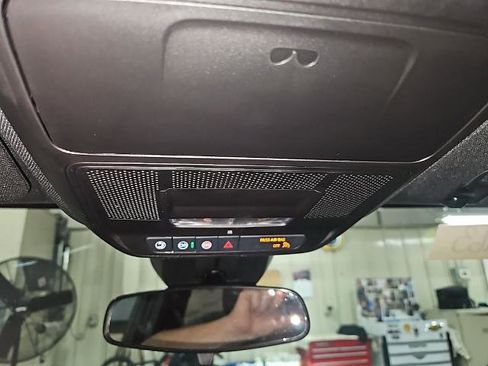 New 2026 Chevrolet Equinox LT w/ Convenience Package II image 17