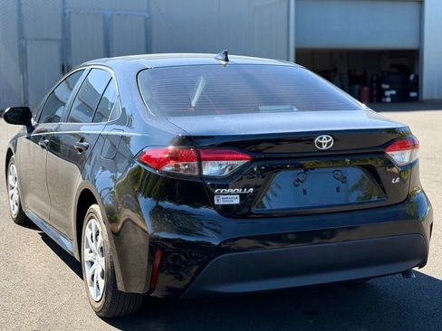 Certified 2024 Toyota Corolla LE FWD image 3