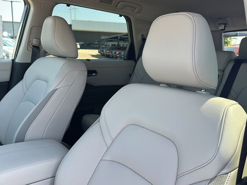 New 2025 Nissan Pathfinder SL w/ Cargo Package image 11