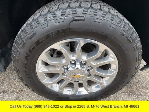 Used 2025 Chevrolet Silverado 2500 LTZ w/ LTZ Premium Package AWD/4WD image 6
