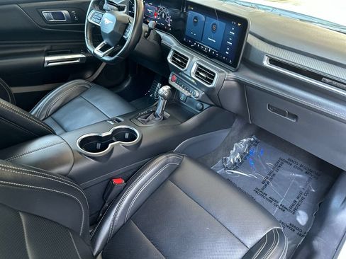 Used 2025 Ford Mustang Premium RWD image 15