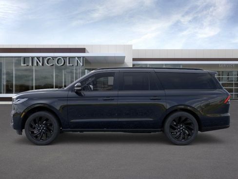 New 2025 Lincoln Navigator L Reserve w/ Jet Appearance Package AWD/4WD image 3