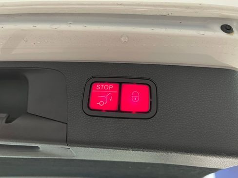 Used 2020 Mercedes-Benz E 450 4MATIC Wagon image 33