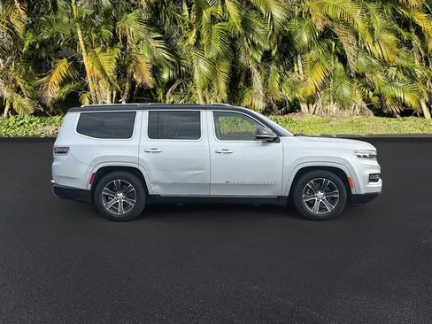 Used 2023 Jeep Grand Wagoneer 4WD image 4