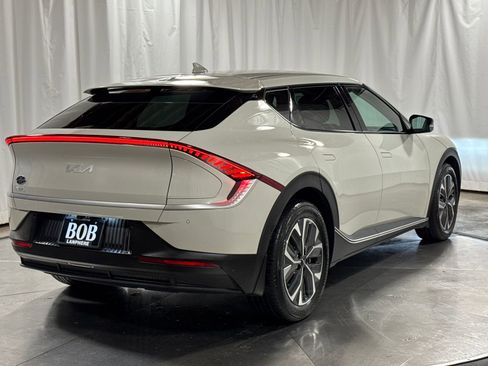 Certified 2024 Kia EV6 Light AWD/4WD image 10