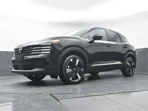 Used 2025 Nissan Kicks SR image 30