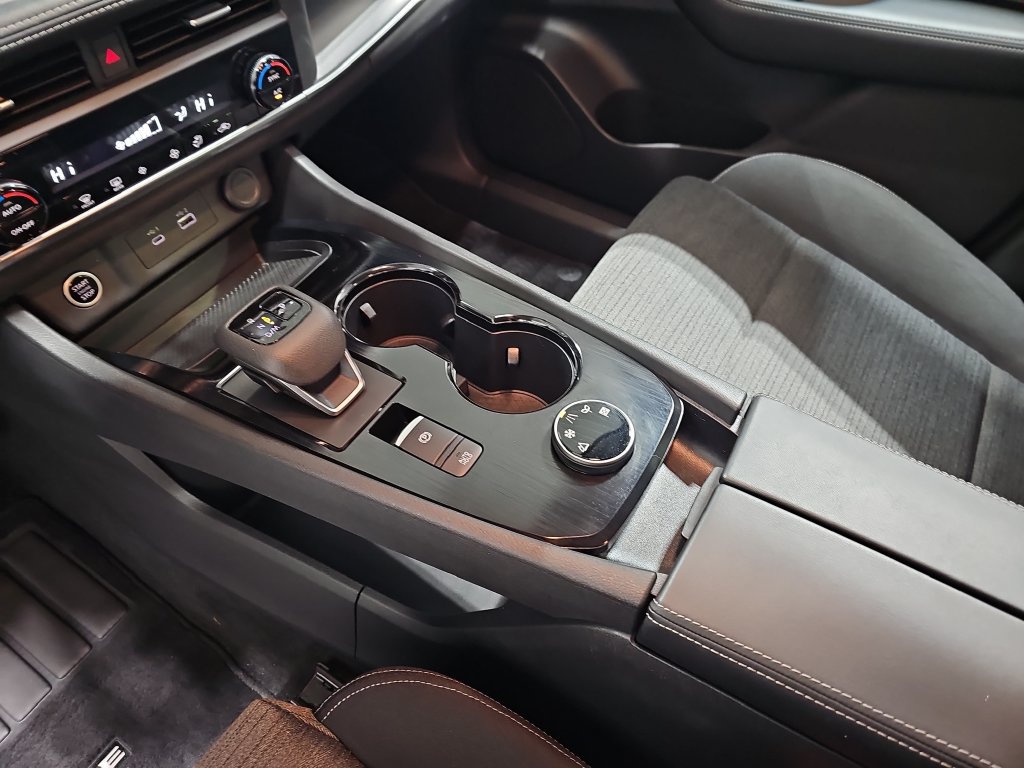 Certified 2023 Nissan Rogue SV AWD/4WD image 23