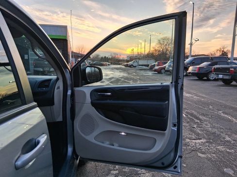 Used 2015 Dodge Grand Caravan SE w/ Quick Order Package 29E SE image 15