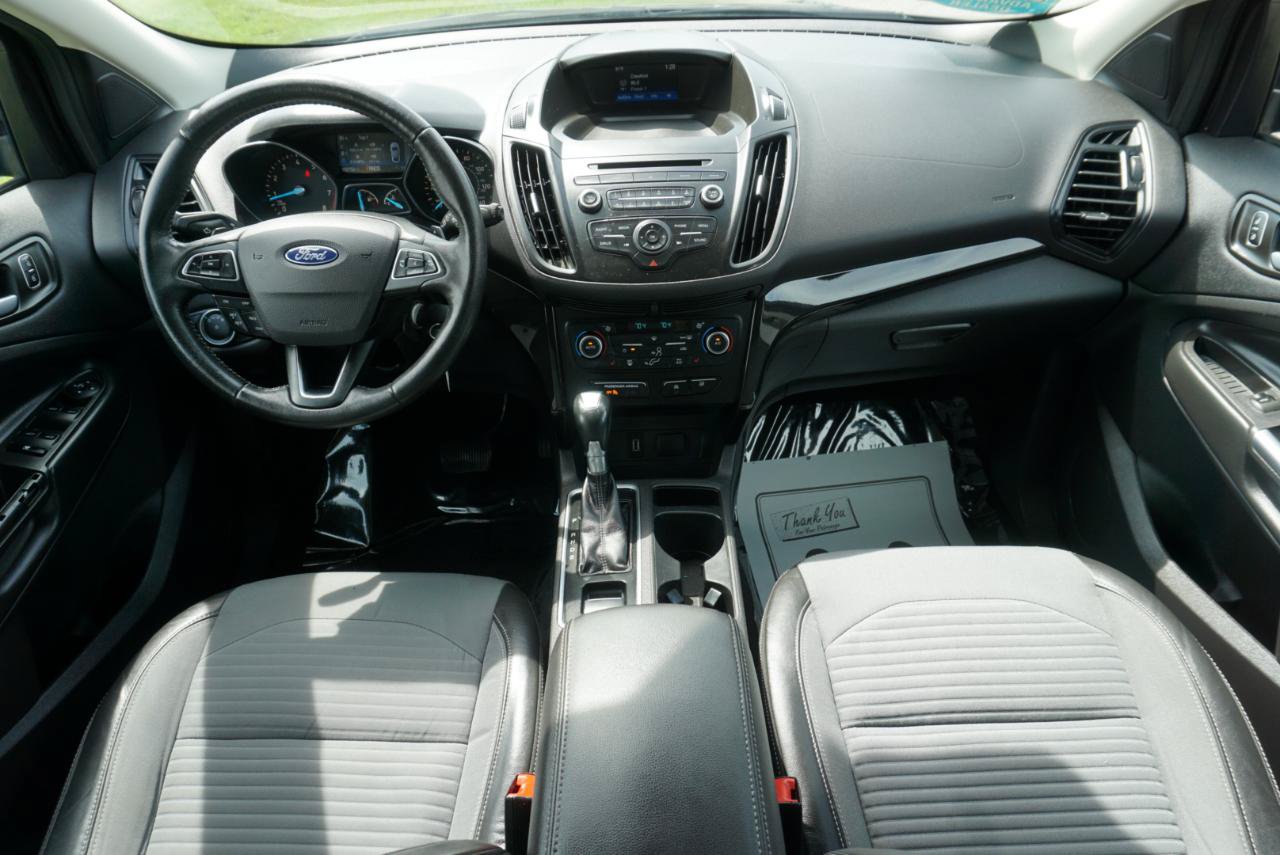 Used 2018 Ford Escape SE w/ SE Sport Appearance Package FWD image 10