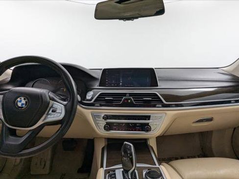 Used 2019 BMW 740i w/ Executive Package image 23