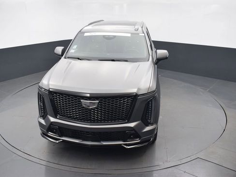 Certified 2026 Cadillac Escalade V w/ LPO, Onyx Lite Package AWD/4WD image 44