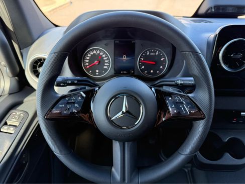 New 2025 Mercedes-Benz Sprinter 2500 image 23