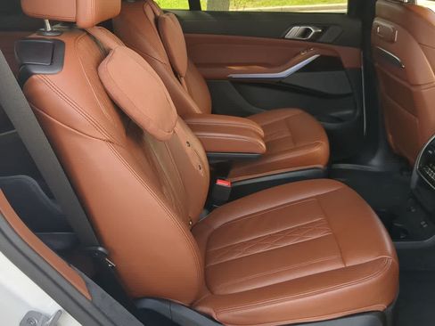 Used 2024 BMW X7 M60i w/ M Sport Professional Package AWD/4WD image 21