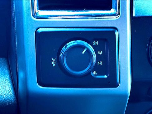 Used 2015 Ford F150 Lariat image 33