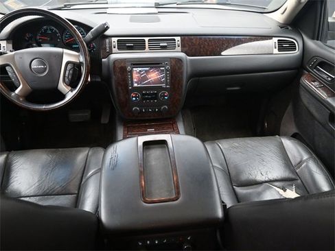 Used 2013 GMC Yukon XL Denali image 24