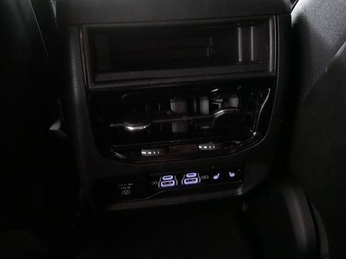Used 2023 Jeep Grand Cherokee Limited w/ Black Appearance Package AWD/4WD image 20