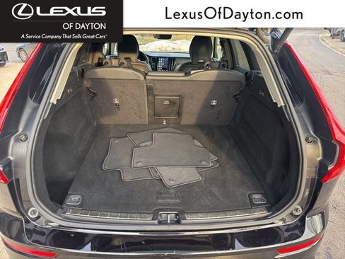 Used 2024 Volvo XC60 B5 Plus image 31