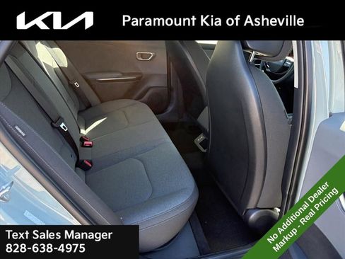New 2025 Kia K4 LXS image 19