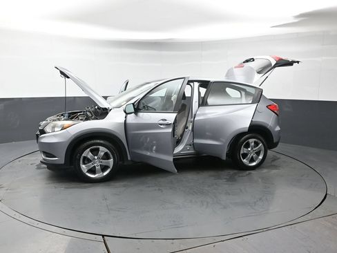 Used 2018 Honda HR-V LX image 44